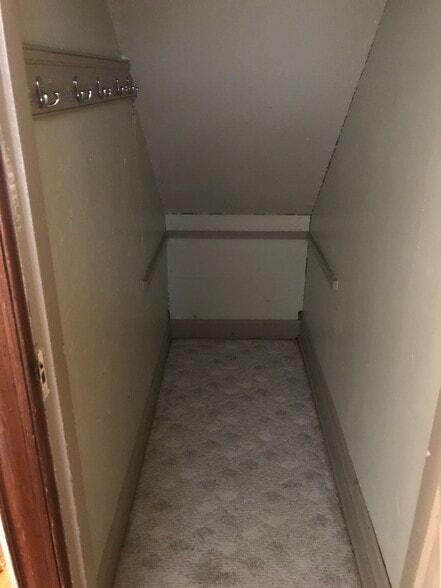 Front hallway closet/ storage - 418 Garrard St