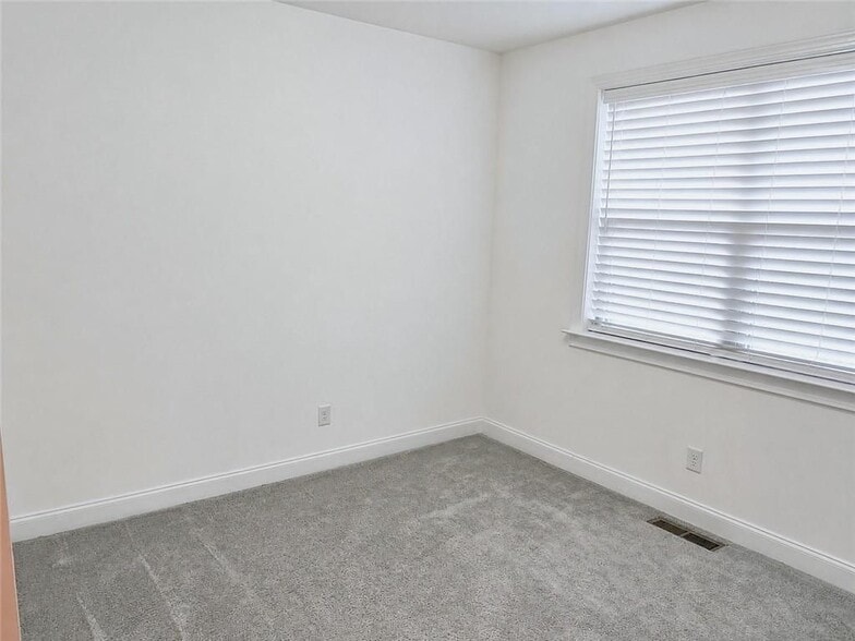 Building Photo - 3756 Huger Pl