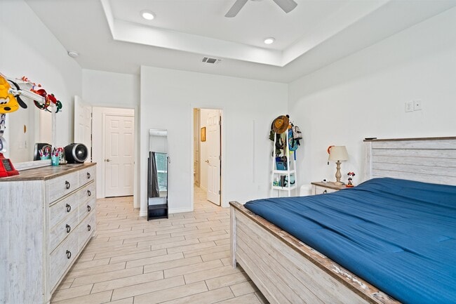 Building Photo - 204 Shadow Mountain Dr