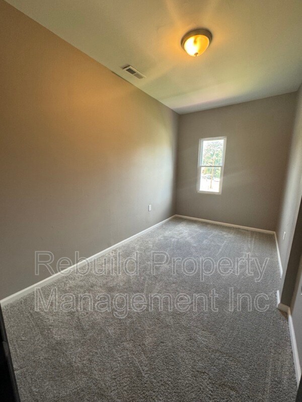 Building Photo - 3303 Winterbourne Rd
