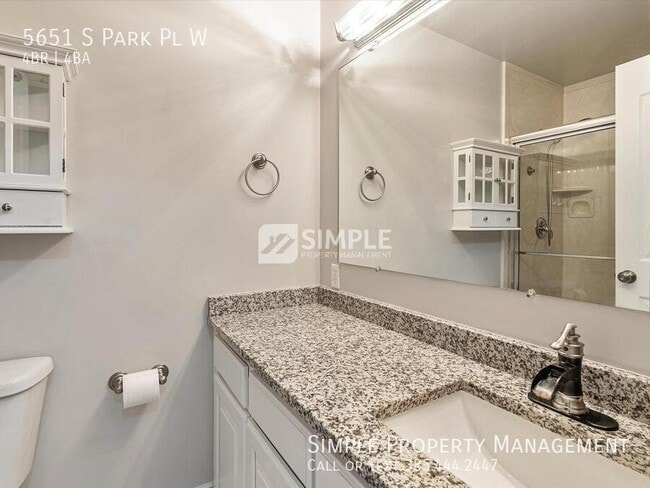 Building Photo - 5651 S Park Pl W