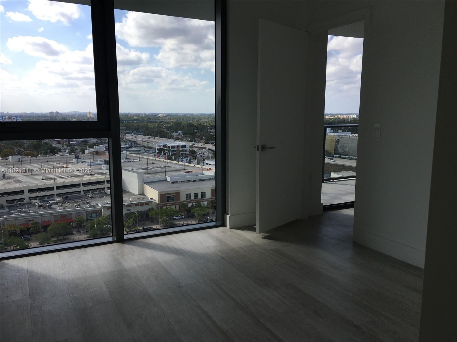 Building Photo - 121 NE 34th St