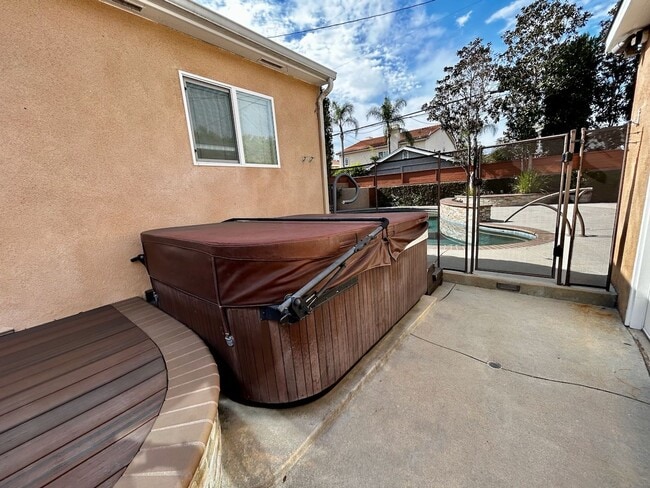 Building Photo - A home that has all the best of California Living!