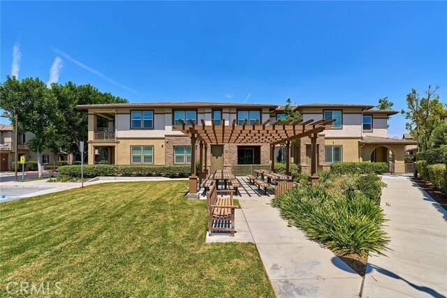 Building Photo - 6046 Bellevue St