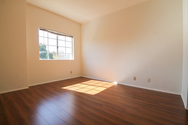 Building Photo - Fulton Apartments