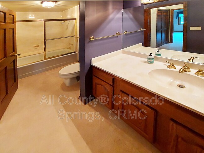 Building Photo - 134 Miramar Dr