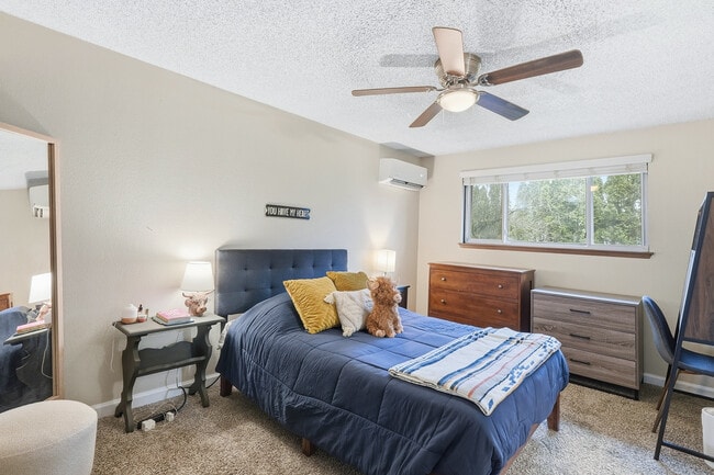 Building Photo - 3111 NE 51st St