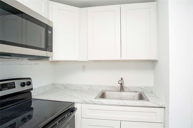 Building Photo - 1323 N Federal Hwy