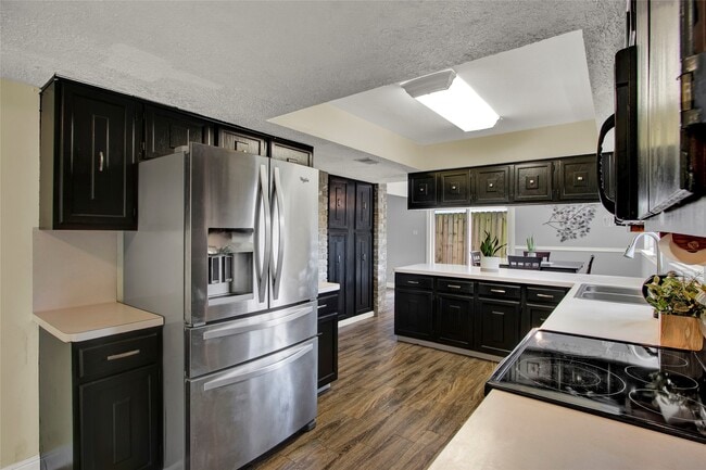Building Photo - 414 Redway Ln