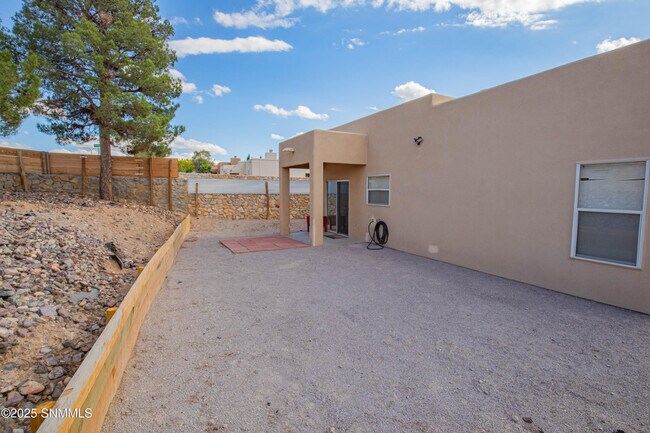 Building Photo - 2656 Bearcat Dr