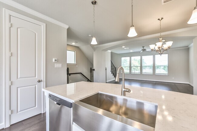 Building Photo - 10828 Brittmoore Oaks Pl