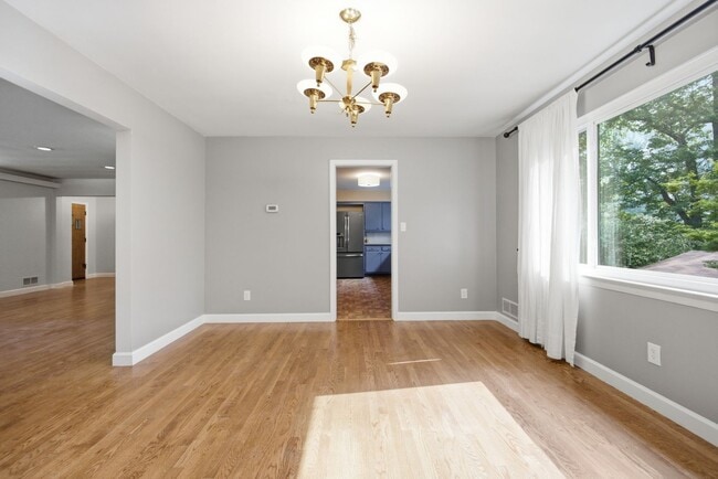 Building Photo - 10715 Clermont Ave