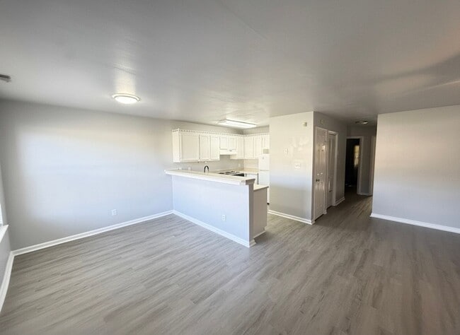 Building Photo - 2 Bedroom, 2 Full Bathroom Condo in Western Branch