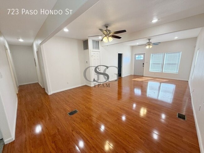 Building Photo - 723 Paso Hondo St