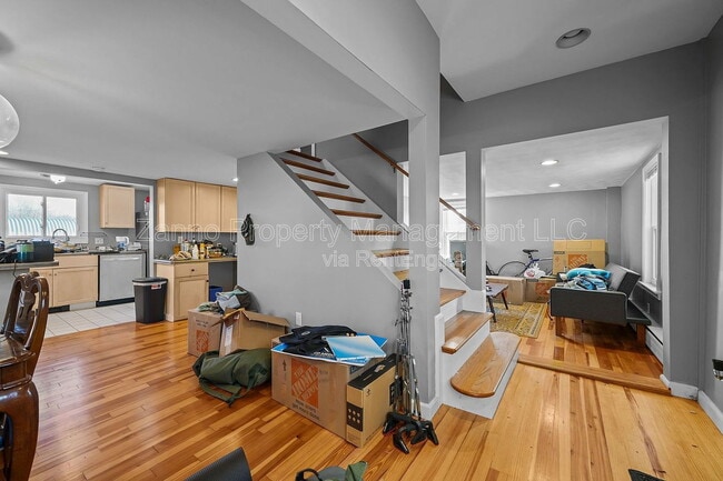 Building Photo - 22-23 Third School St