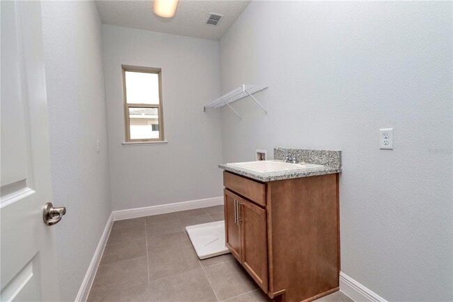 Building Photo - 8186 Topsail Pl