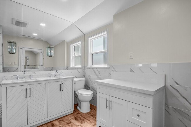 Building Photo - 414 Hilgard Ave