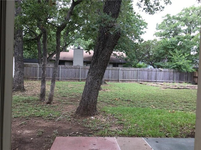 Building Photo - 307 Ridgewood Dr