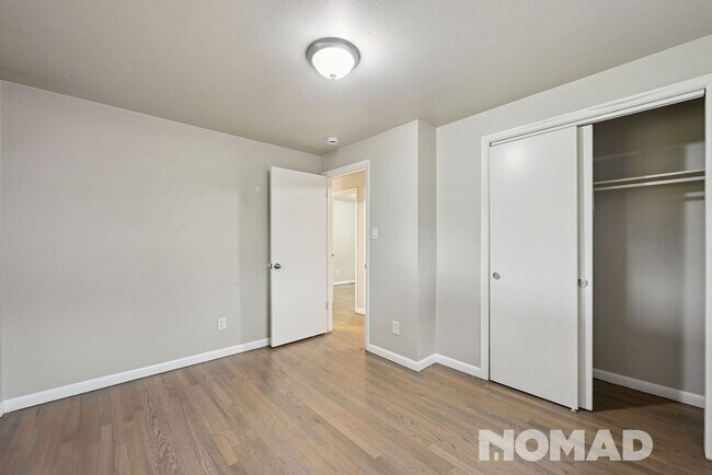 Building Photo - Spacious 5BR House in Aurora