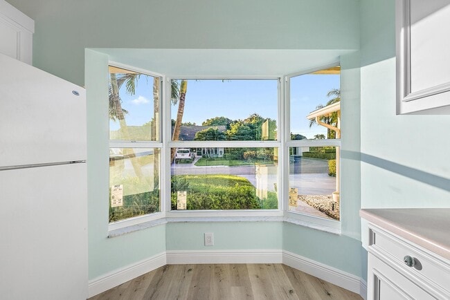 Building Photo - 10808 SE Sea Pines Cir