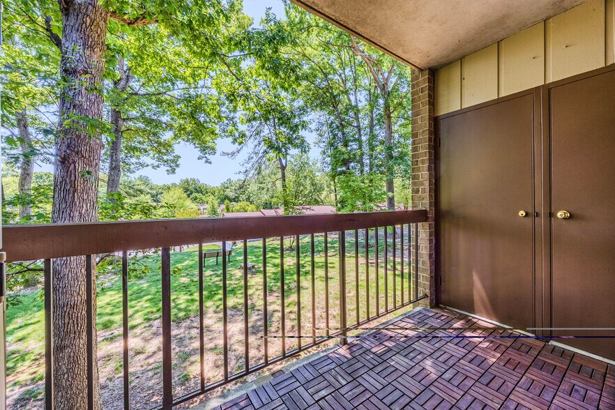Building Photo - 1643 Parkcrest Cir
