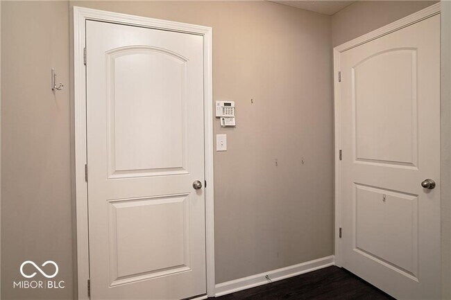 Building Photo - 8709 Rowling Way