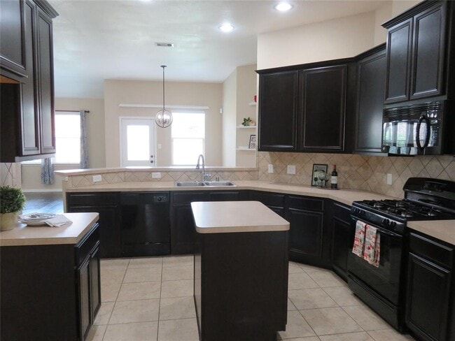 Building Photo - 21390 Village Crossing Ln