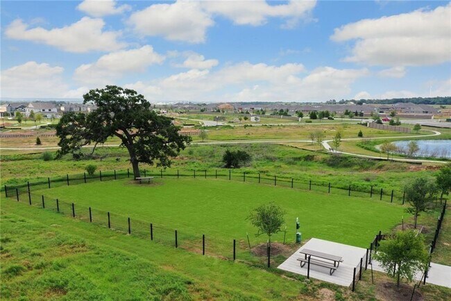 Building Photo - 104 Chinaberry Bnd