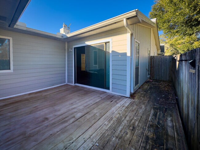 Building Photo - 931 Holbrook Cir