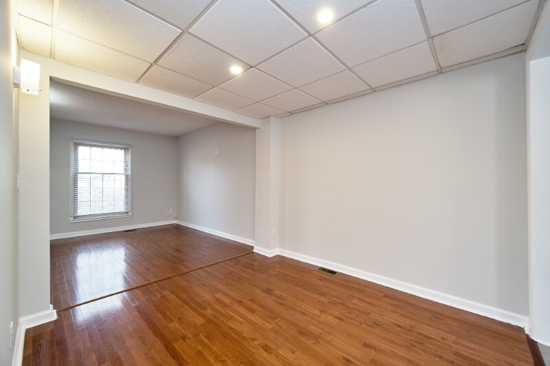 Building Photo - 3221 Regents Park Ln