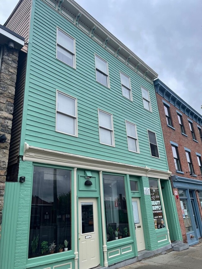 Building Photo - 232 Broadway