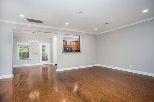 Building Photo - Three Bedroom Townhouse in Carolina Bay