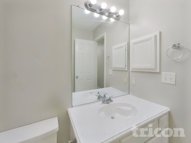Building Photo - 13830 Keyworth Dr