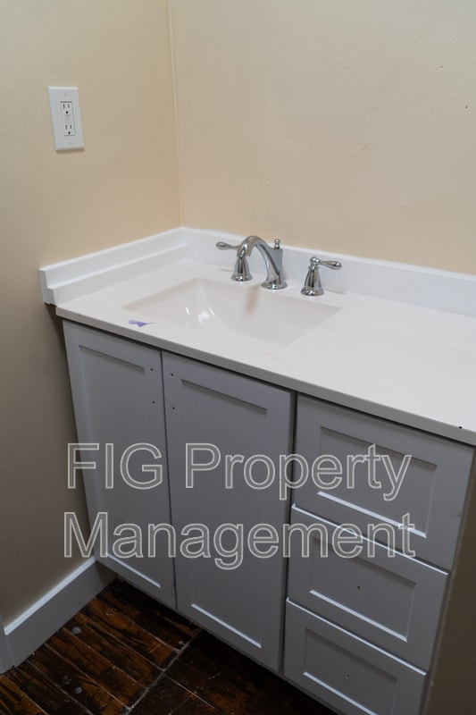 Building Photo - 119 West Moody Avenue - 1