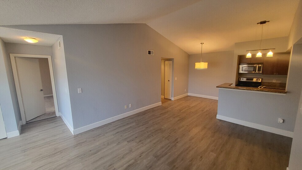 Building Photo - 5140 Conroy Rd