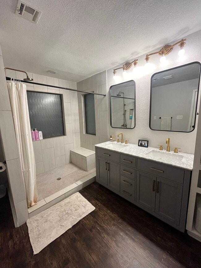 Building Photo - 2706 Hopewell Ct