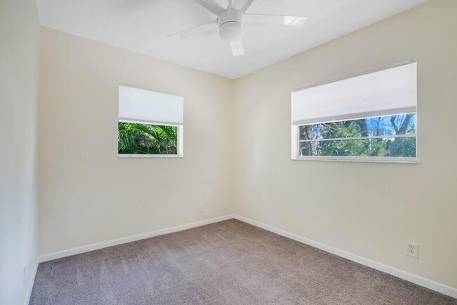 Building Photo - 3800 Calvin Ave