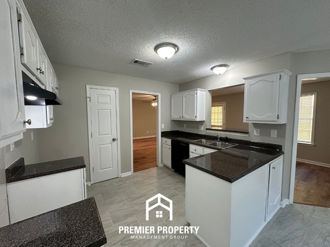 Building Photo - Newly Renovated Cordova Gem | 3BR/2.5BA with Soaking Tub & 2-Car Garage