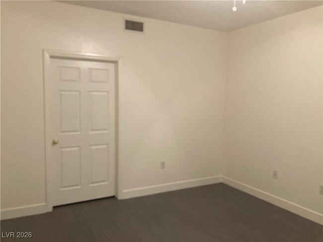 Building Photo - 2001 Quartz Cliff St