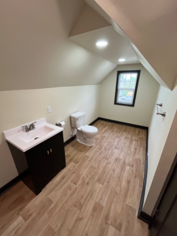 Building Photo - 917 N Vermilion St