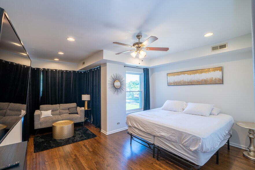 Master Bedroom - 6546 S Maryland Ave