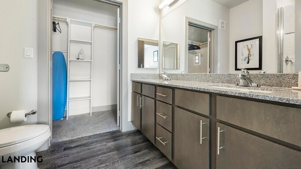 Building Photo - 12500 Shadowglen Trce