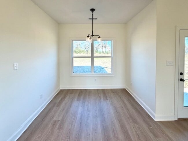 Building Photo - NewburyDr7486