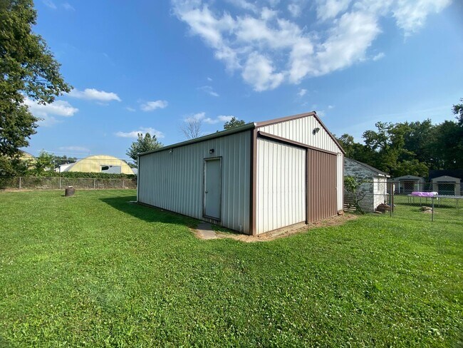 Building Photo - Finley St. 3217