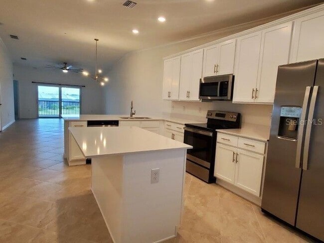 Building Photo - 14184 Heritage Landing Blvd