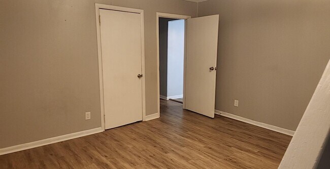 Building Photo - 939 Clay St