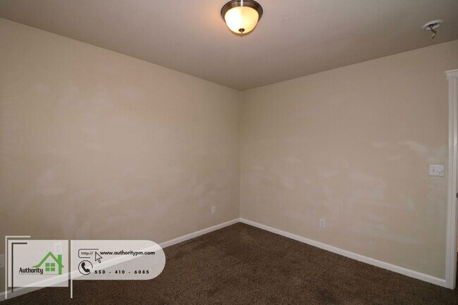 Building Photo - 22371 Rio Alto Dr
