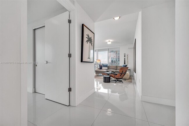 Building Photo - 1080 Brickell Ave
