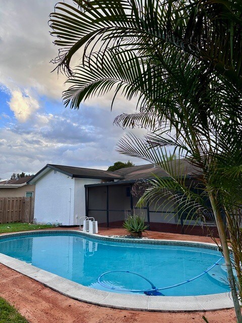 Building Photo - 2110 NW 109th Ave