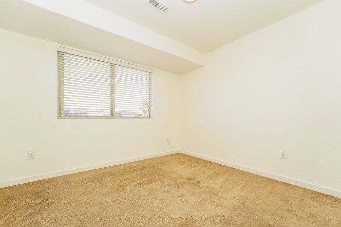 Building Photo - 20009 Elgin Dr